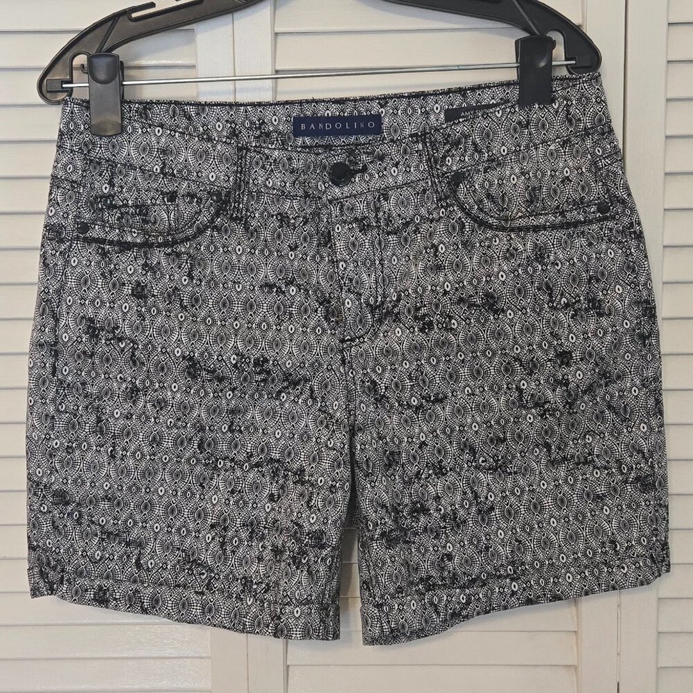 Bandolino Modern Fit Stretch Amy 5-Pocket Shorts - Size 6 - Picture 2 of 6
